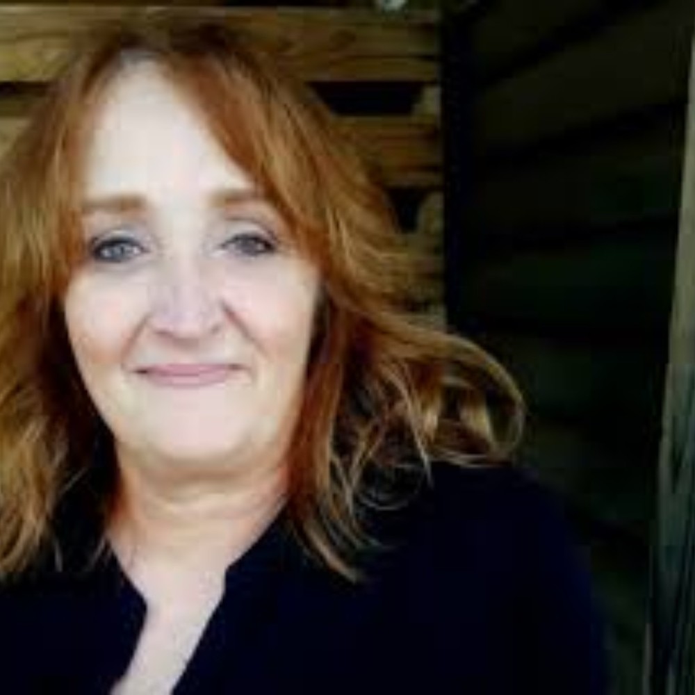 Meet your Posher, Deborah a